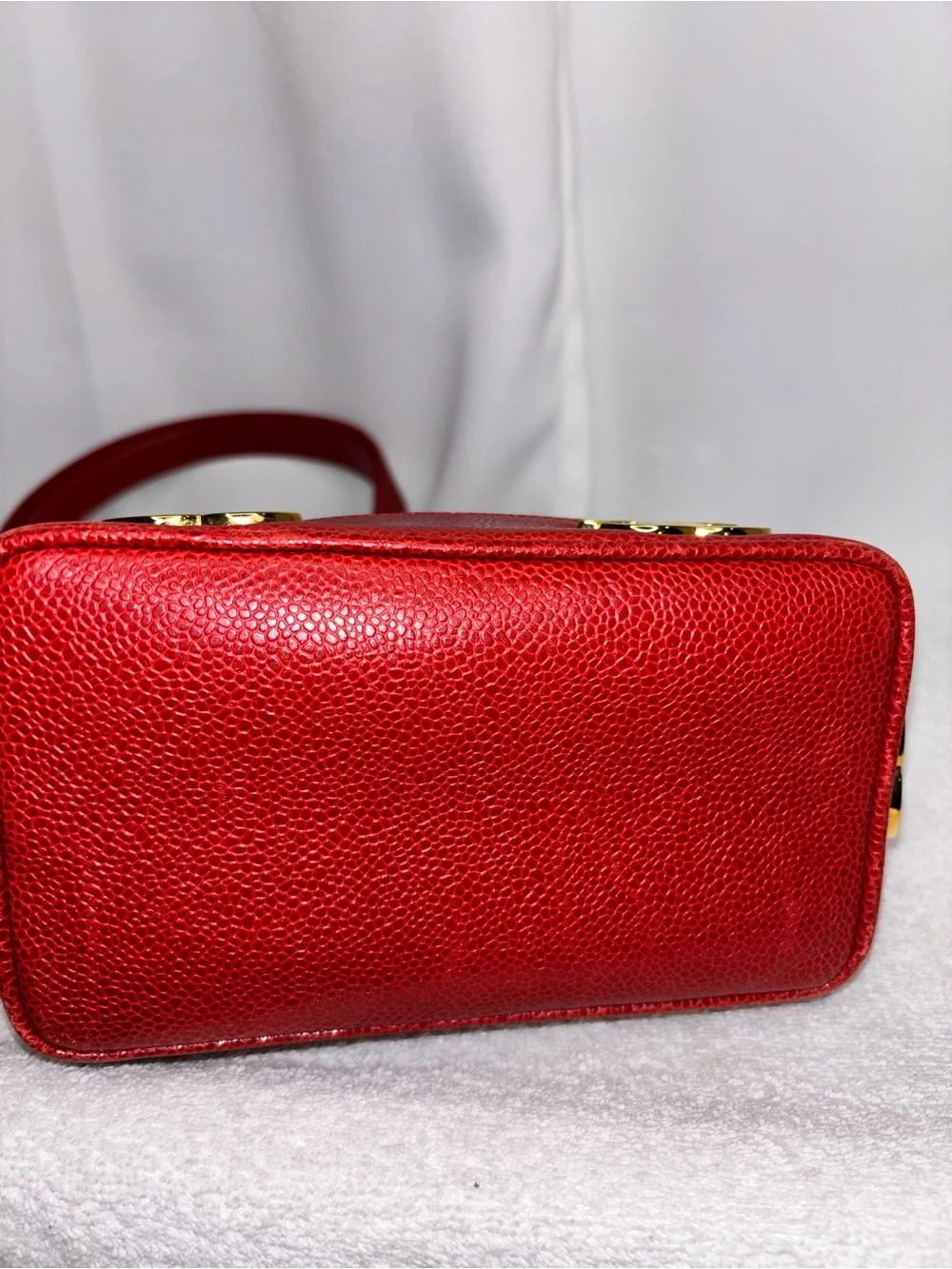 CHANEL Vintage Red Caviar Leather CC Logo Shoulder Bag Tote Gold HW